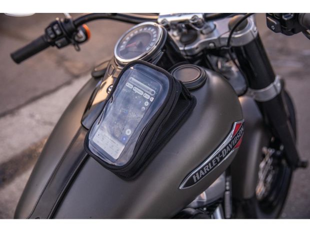 Route 1 Magnetic Phone Holder Black 